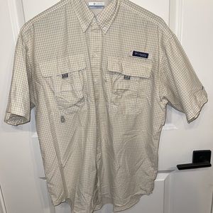 Columbia PFG button down small